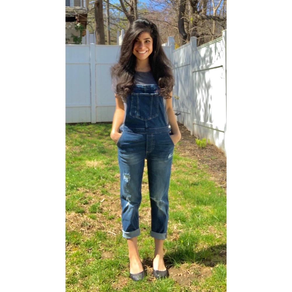 Meet Your Posher, Ashley! - Picture 3 of 4